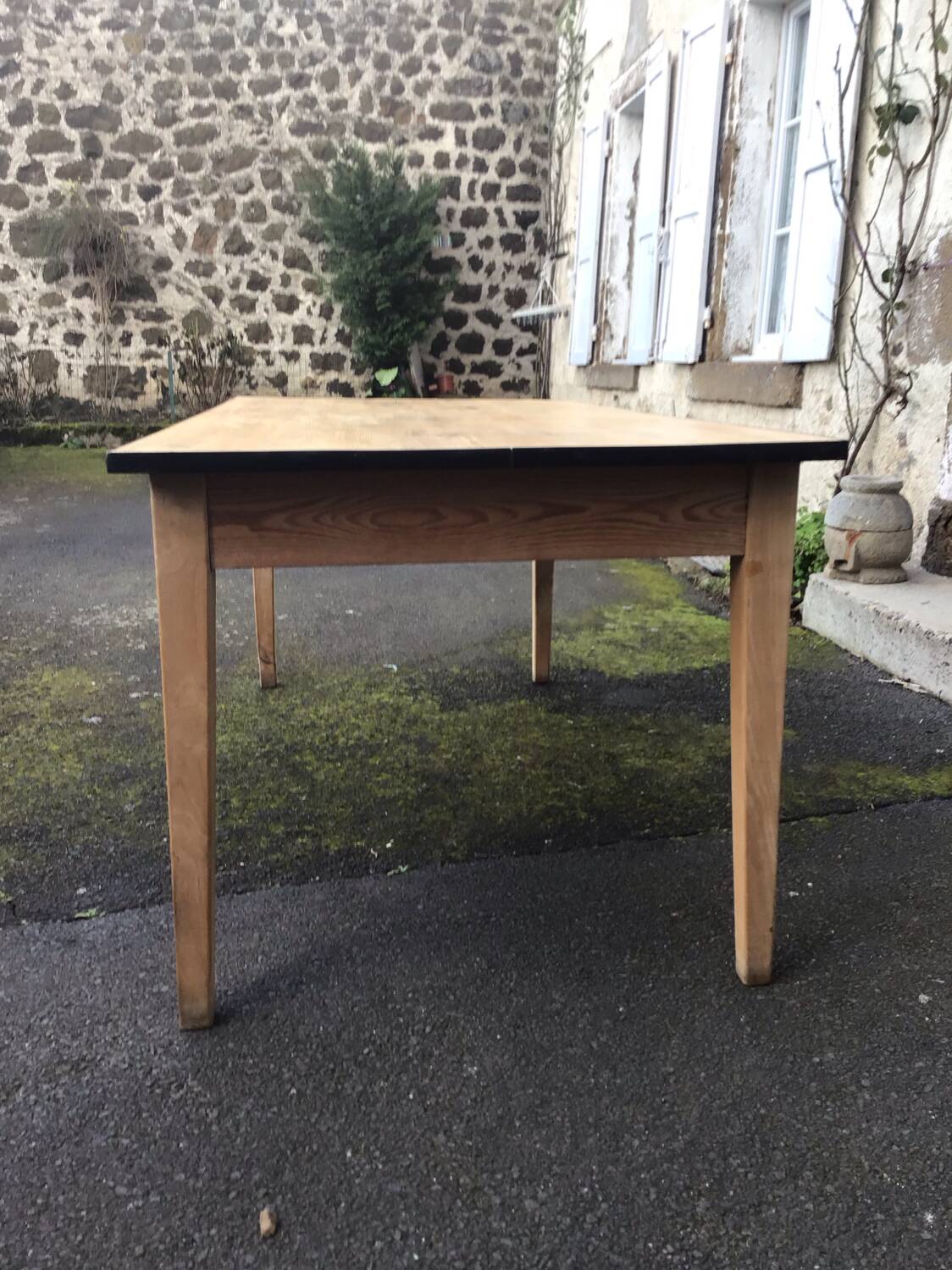 Farm table