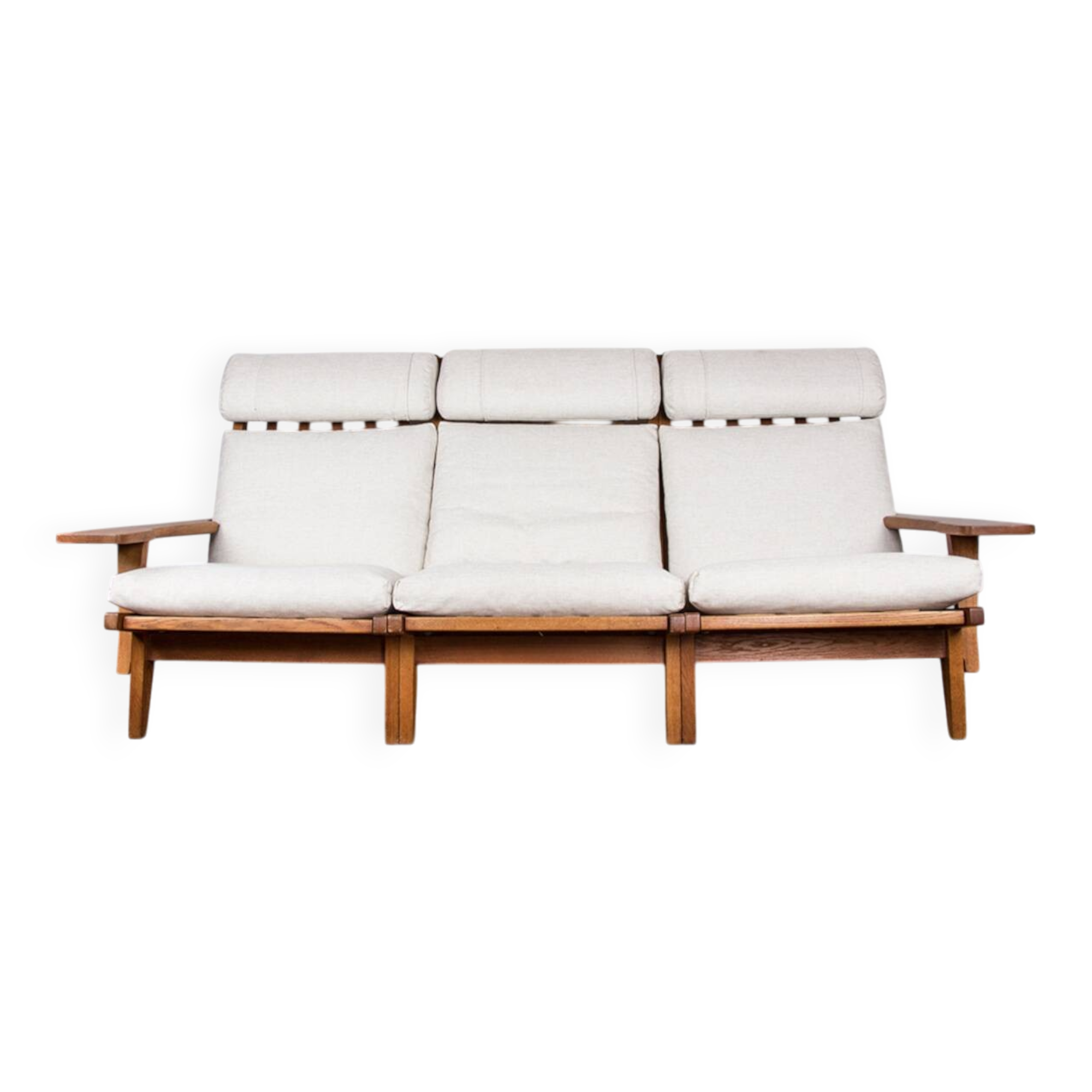 Danish sofa in solid oak and fabric, model GE375 by Hans Wegner 1960.