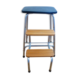 Stepladder walking retractable foot