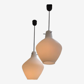 Paire de suspensions scandinave en opaline 1950