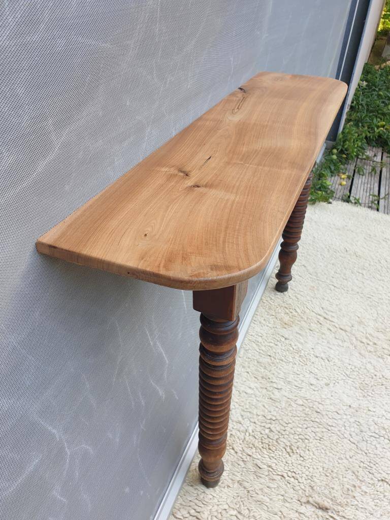 Console xixth walnut feet spinning tops