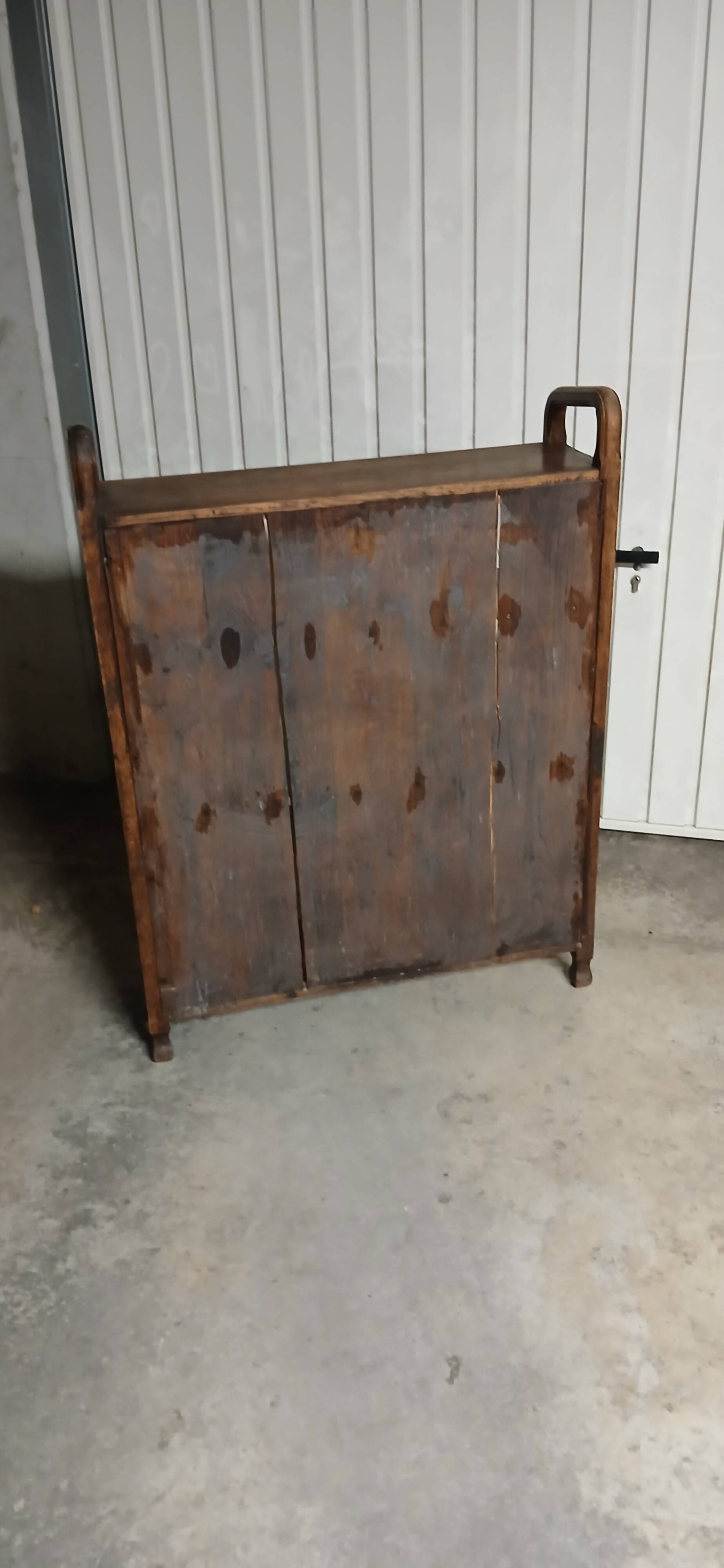 Vintage shelves/bookcase