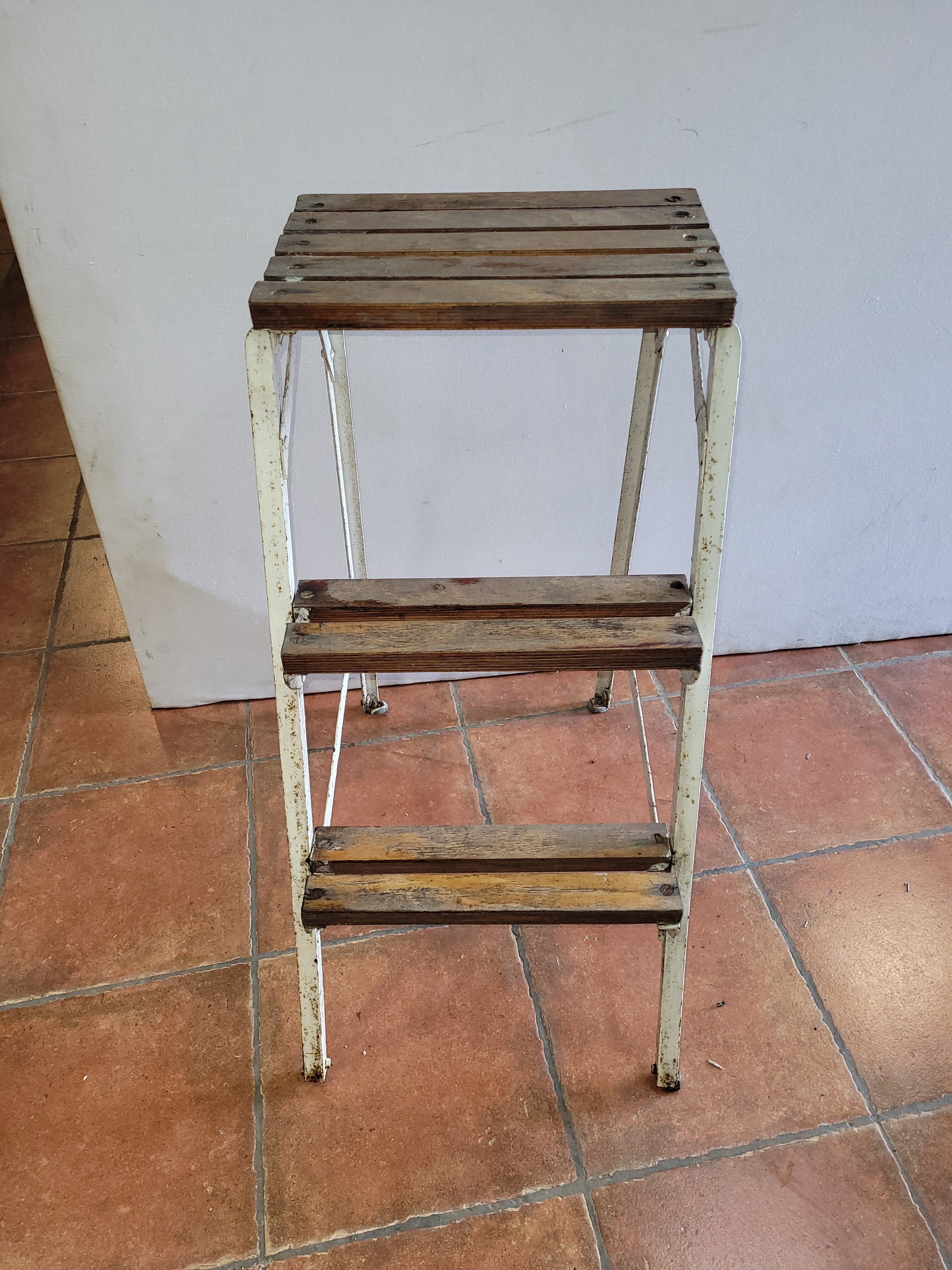 Riveted stepladder 3 steps