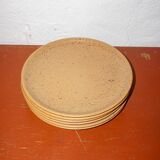 6 assiettes plates en grès clair et moucheté de style campagnard