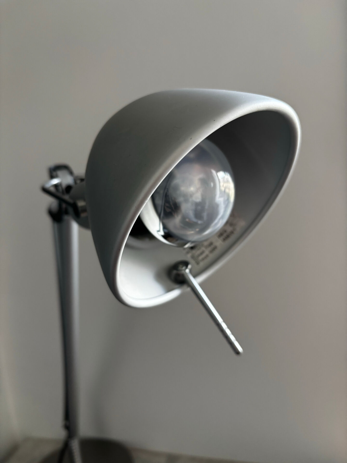 Lumina desk lamp