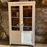 Chalk white glass bookcase