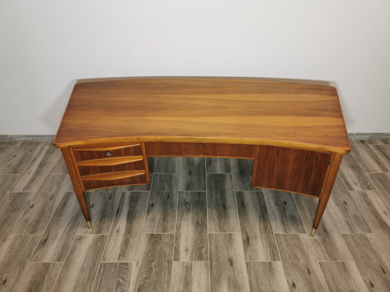 Bureau du milieu du siècle