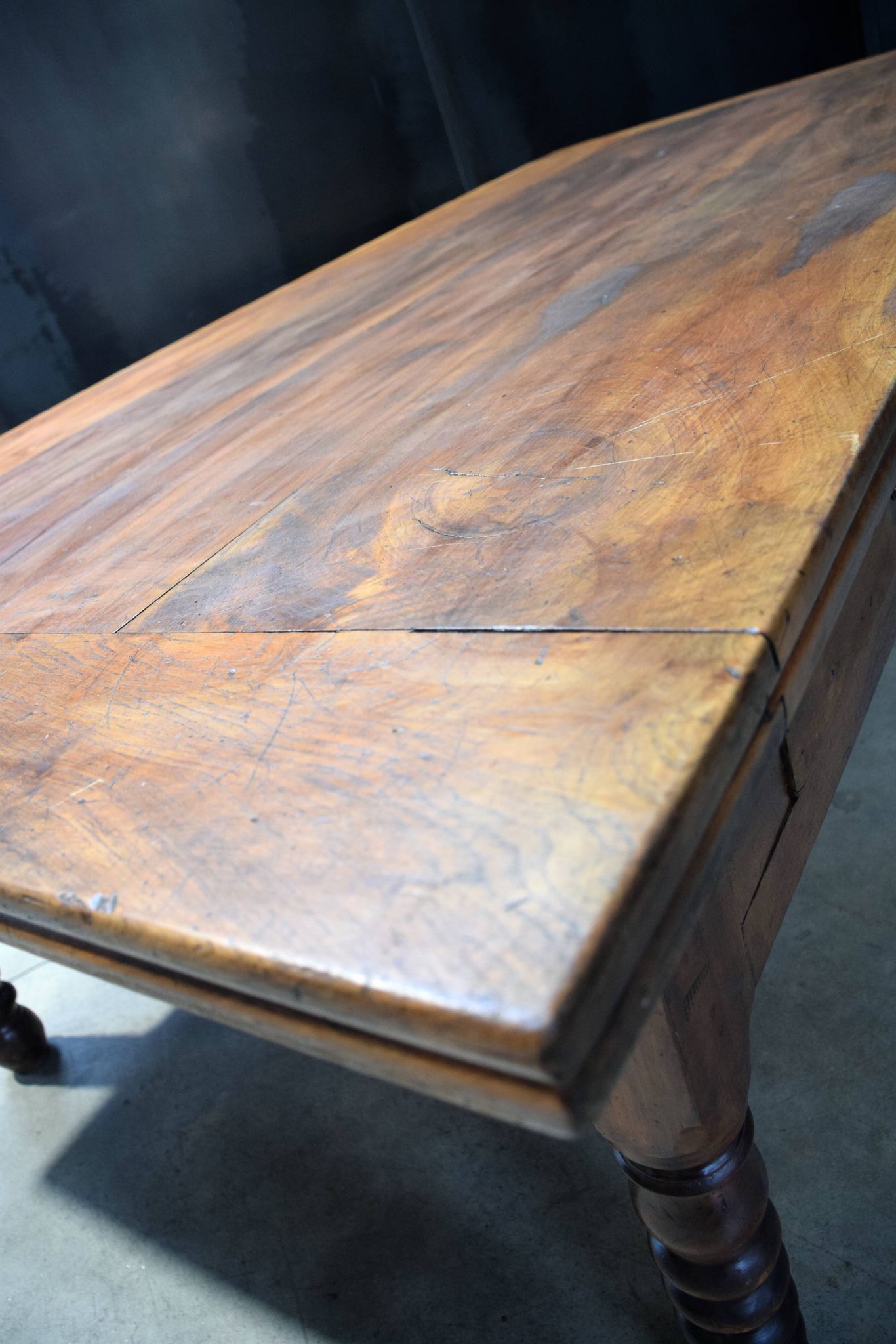 Passementier table with wooden drawers Walnut - France Lyon 1880'