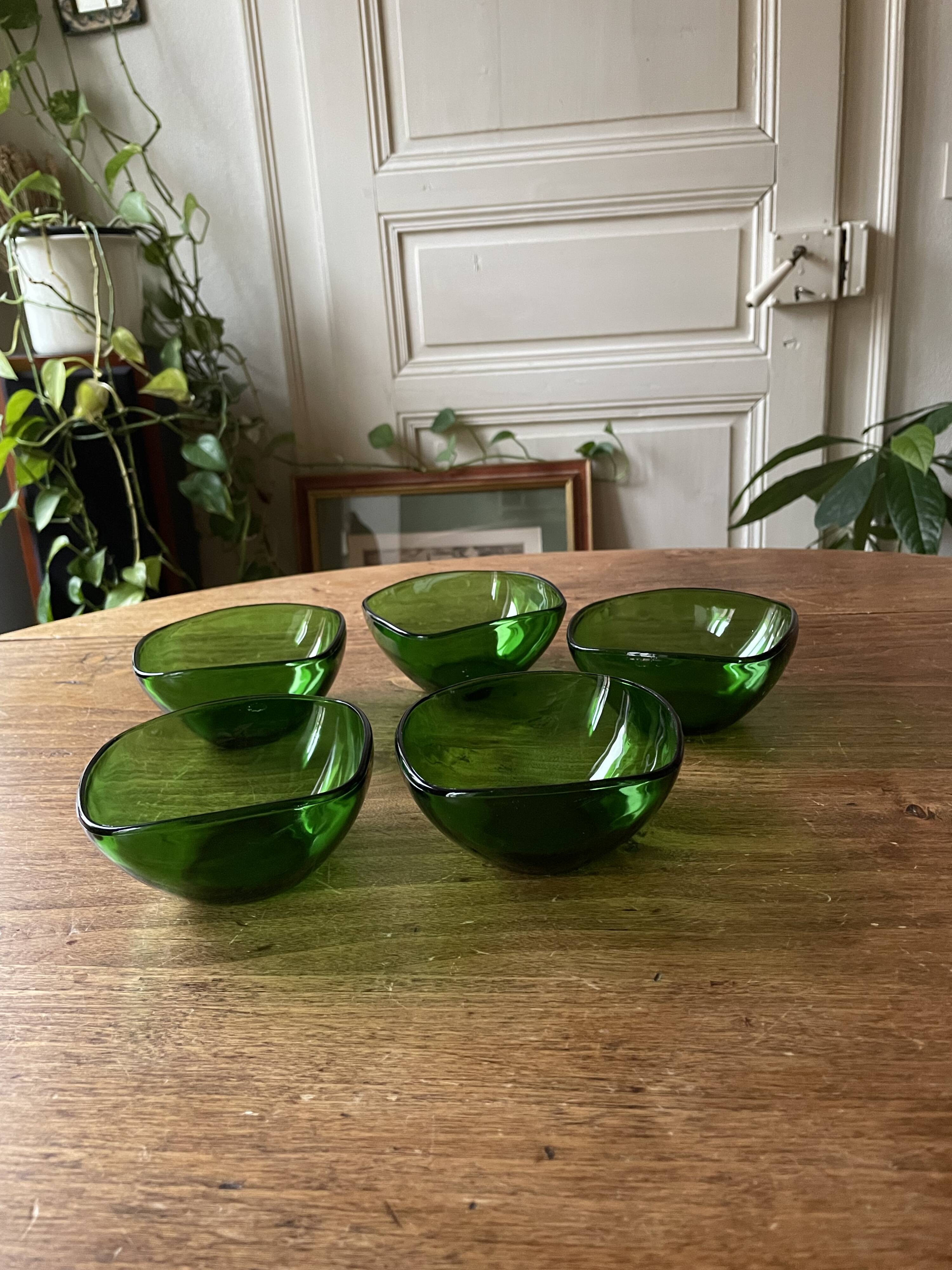 5 Vereco Duralex green bowls