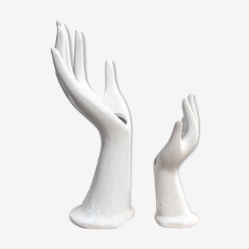 Duo of white ring hands