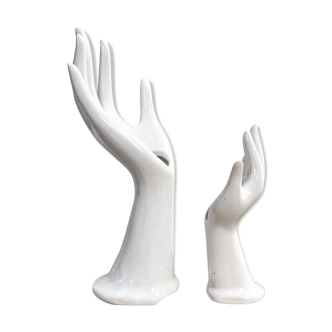 Duo of white ring hands