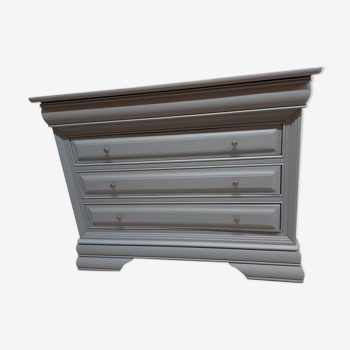 Classic chest of drawers in gray color