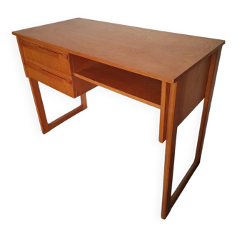 Scandinavian desk with sled legs