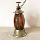 Carafe vintage en verre ambré musicale