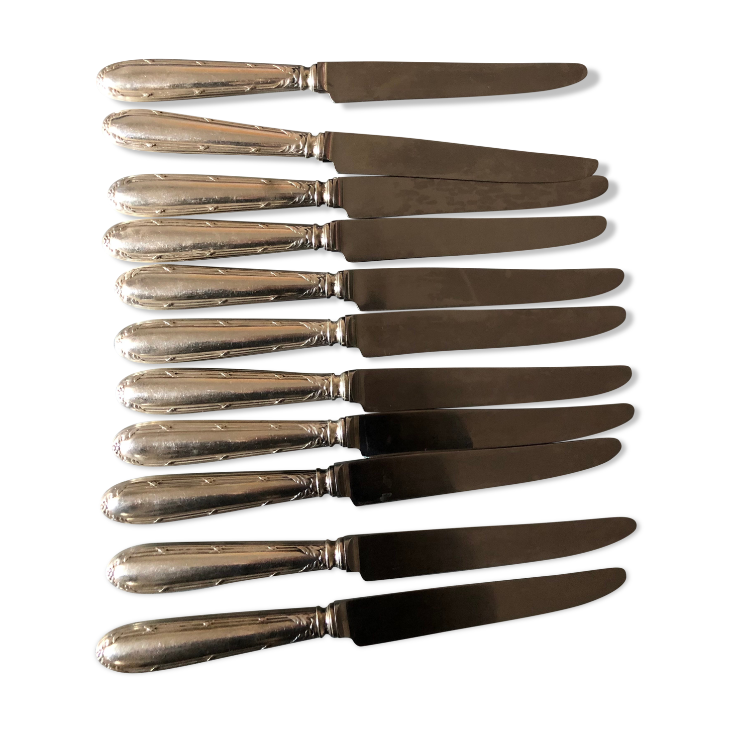 Lot of silver metal knives