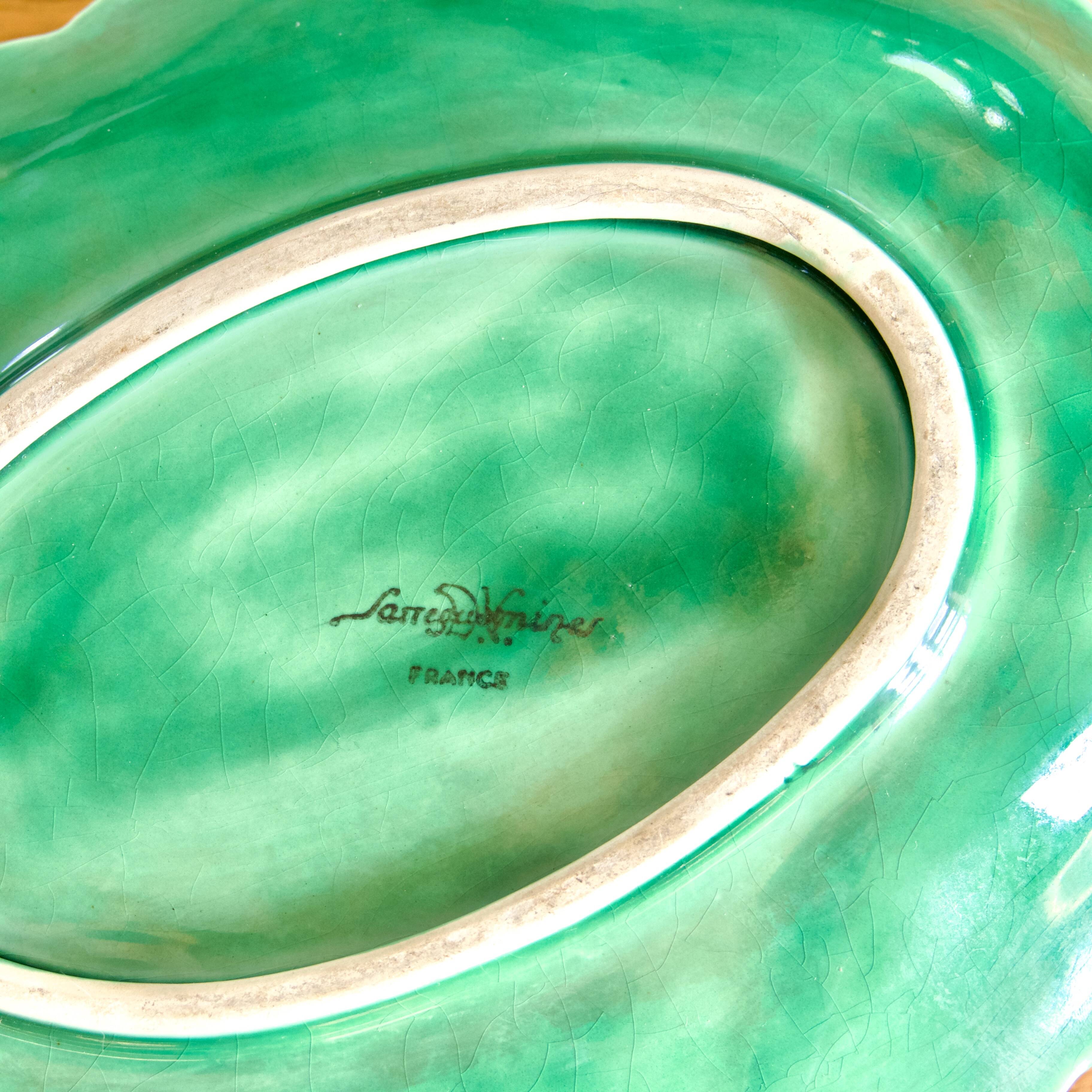 Saucière XIXe en barbotine de Sarreguemines, trompe-l'oeil raisin