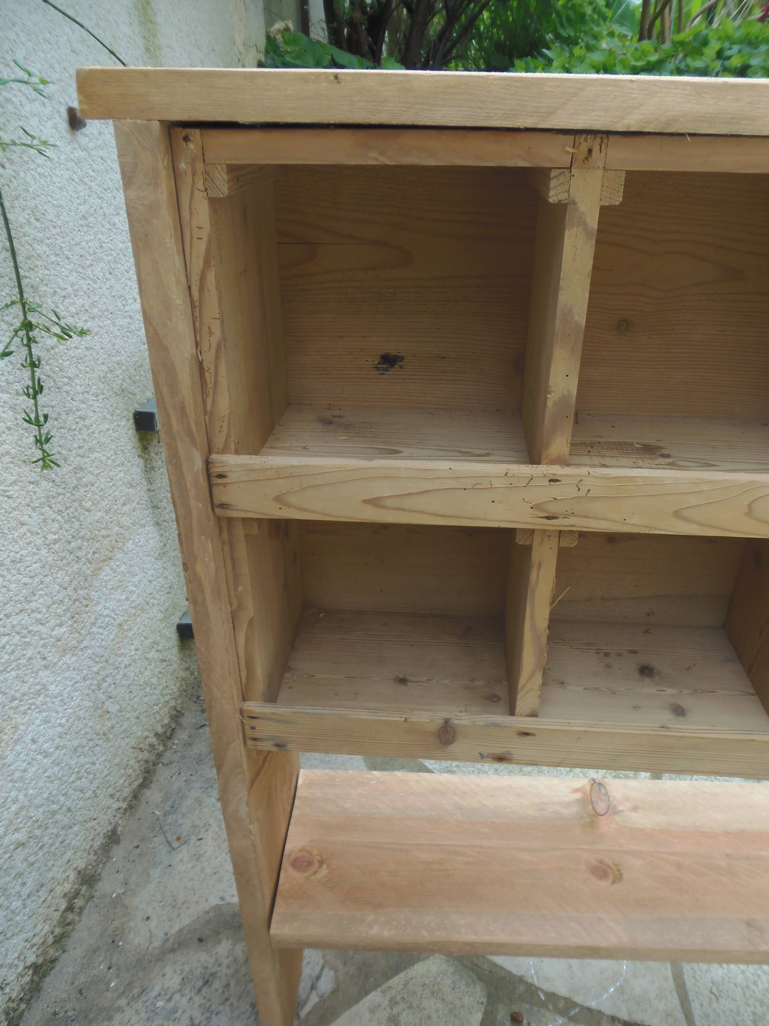 Vintage pitch pine craft furniture, 20 lockers, 2 mobile shelves