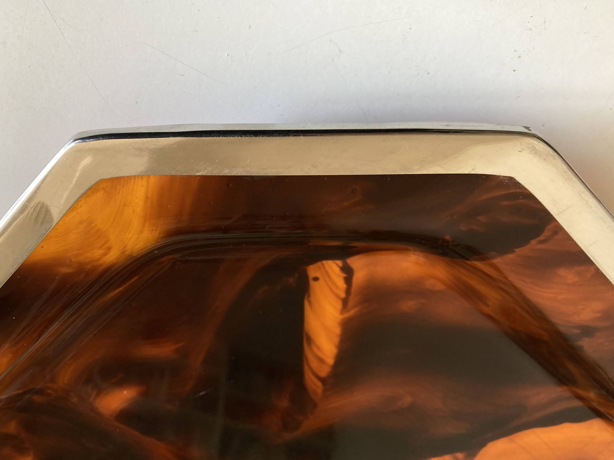 Plateau néo classique XXL en lucite écaille 1970