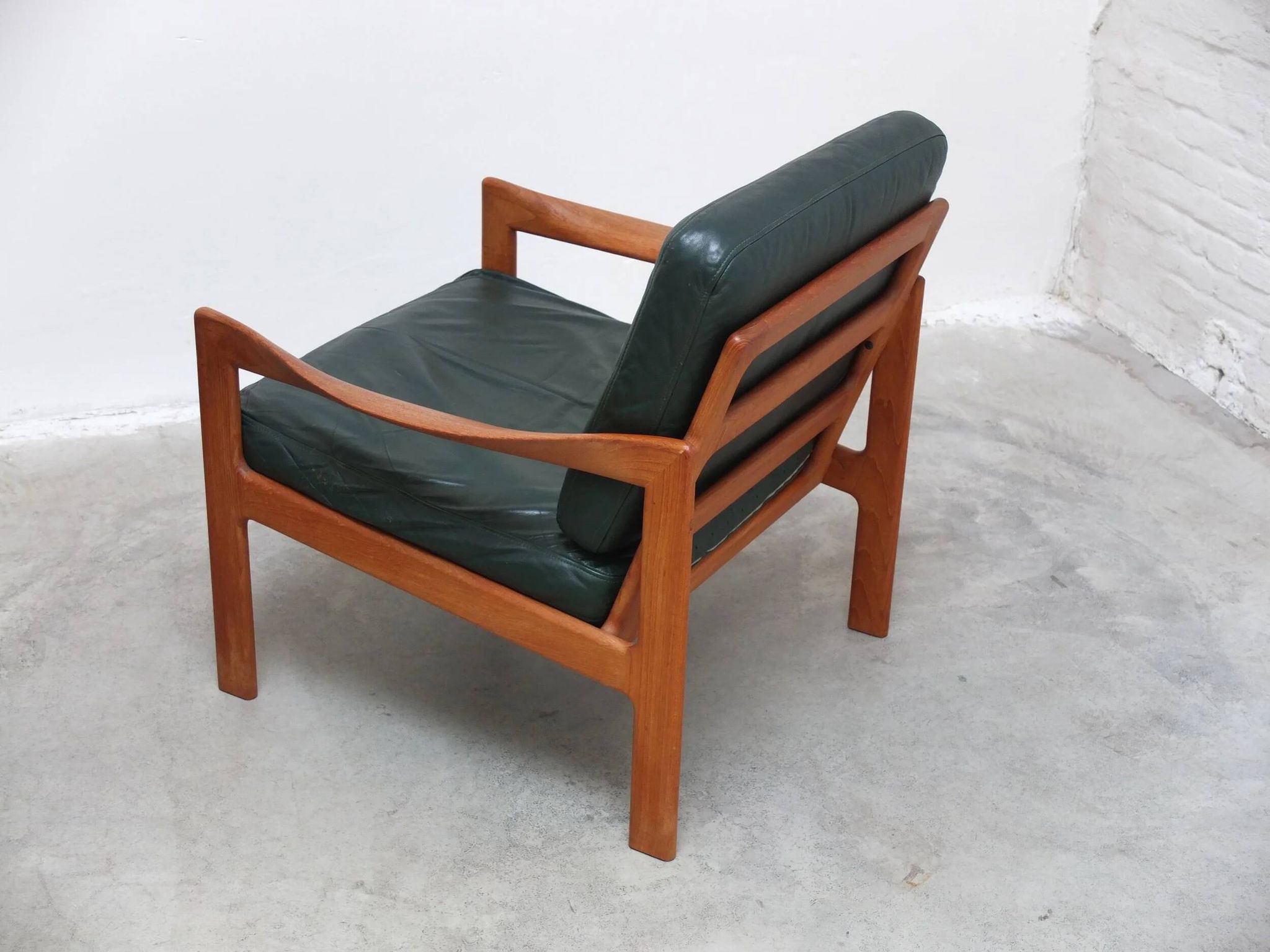 Paire de fauteuils danois par Illum Wikkelsø pour Niels Eilersen, années 1960.
