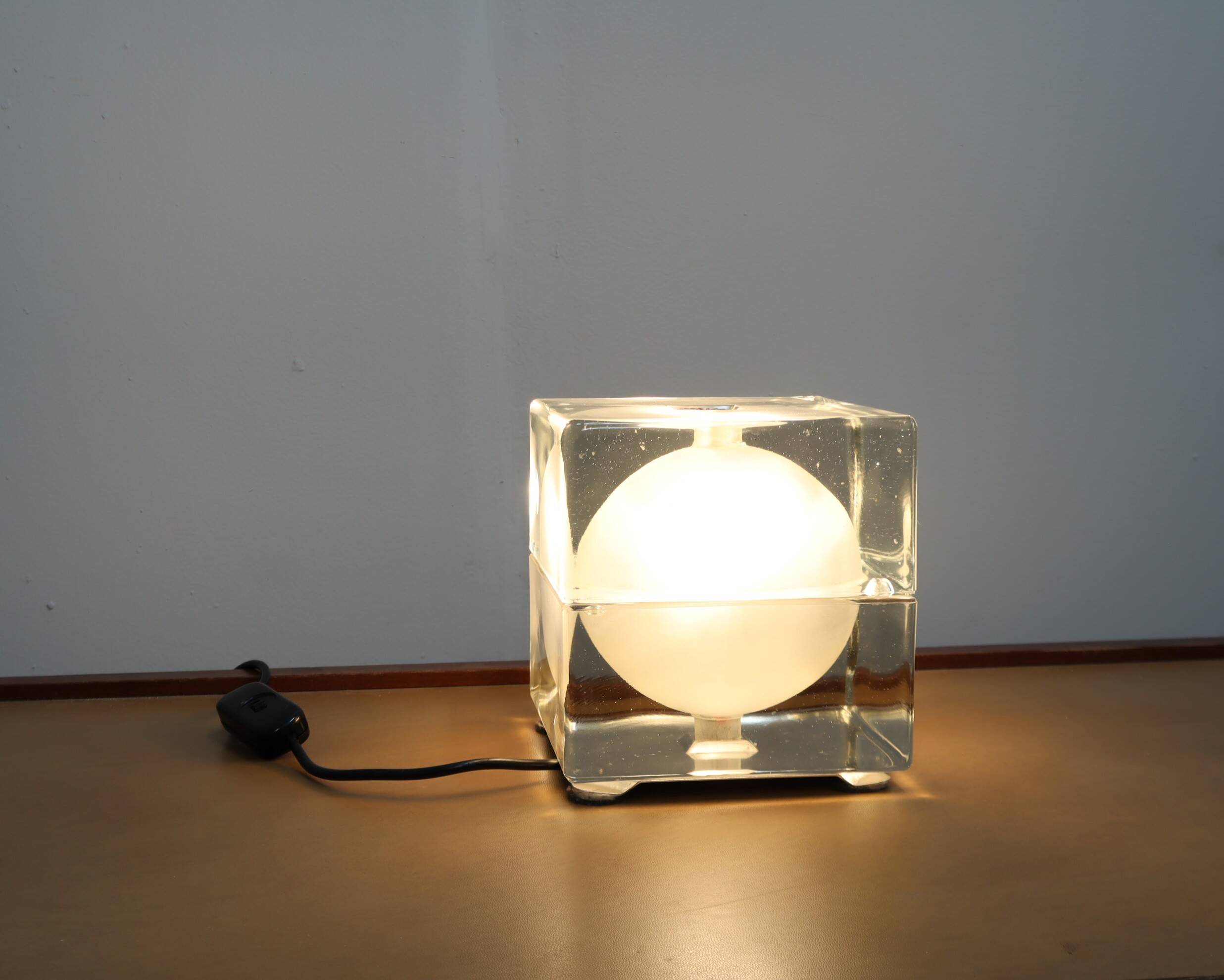 1960s Cubosfera table lamp by Alessandro Mendini for Fidenza Vetraria