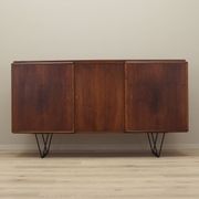 Enfialde en noyer, design danois, années 1960, production : Danemark