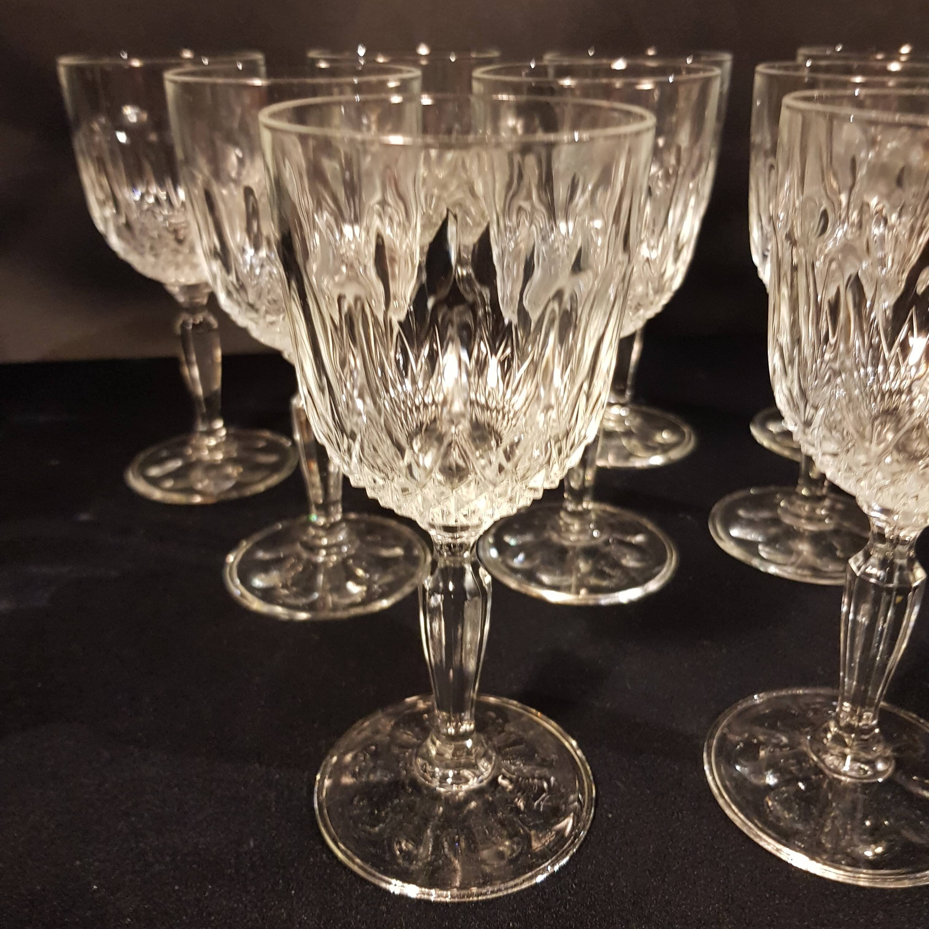9 stemmed glasses