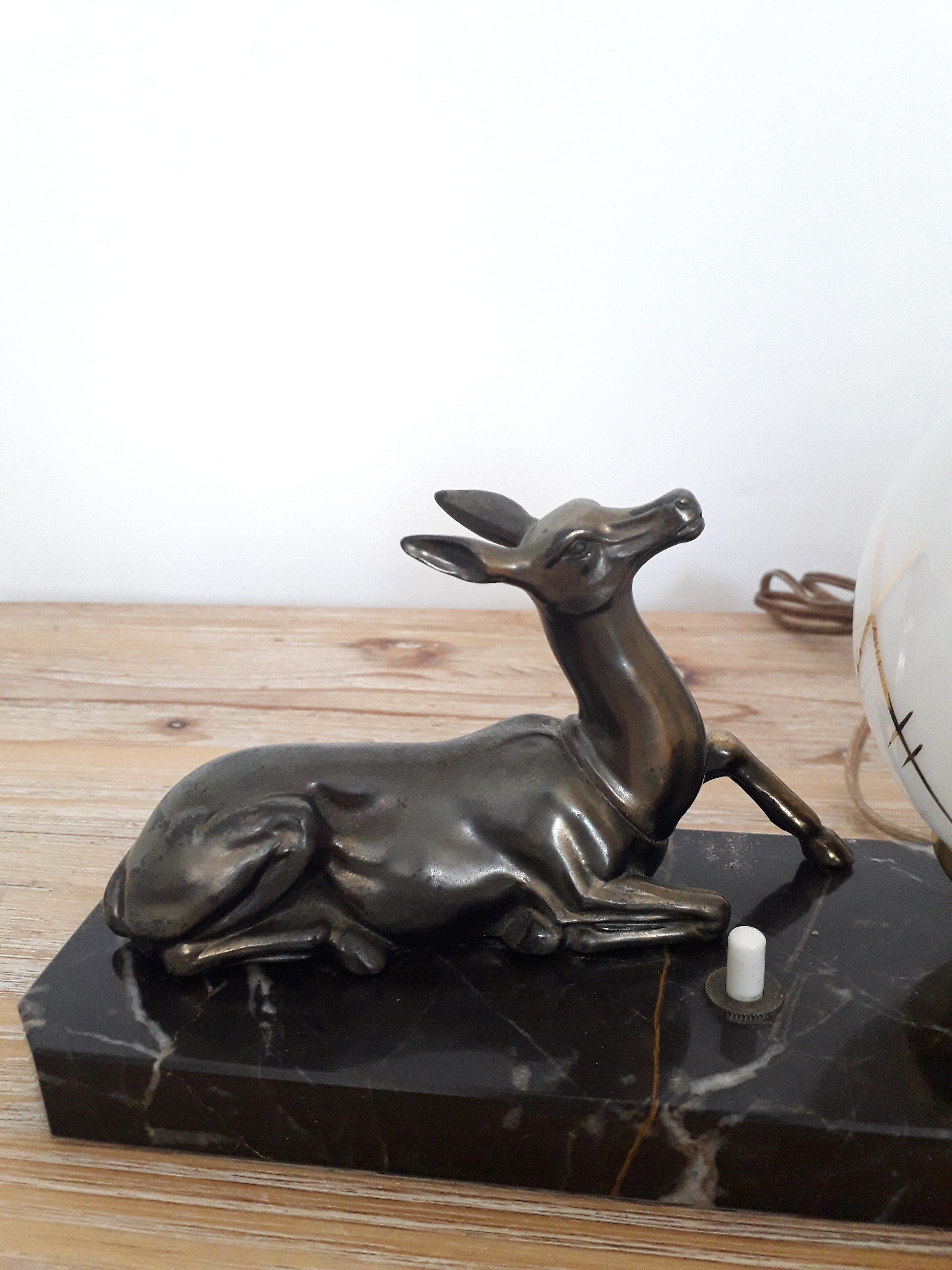 Old lamp art deco - doe in regulus on marble base - globe opaline glass - 1940
