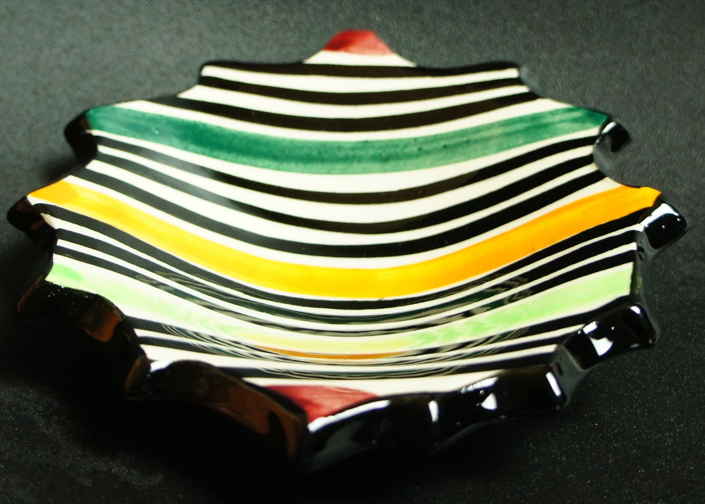 Empty pocket free form ceramic