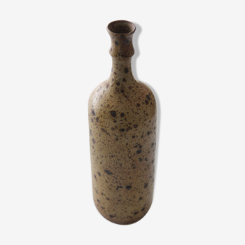 Bottle, speckled sandstone vase
