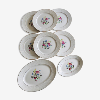 6 flat plates and 2 oval dishes "Floralies" Digoin