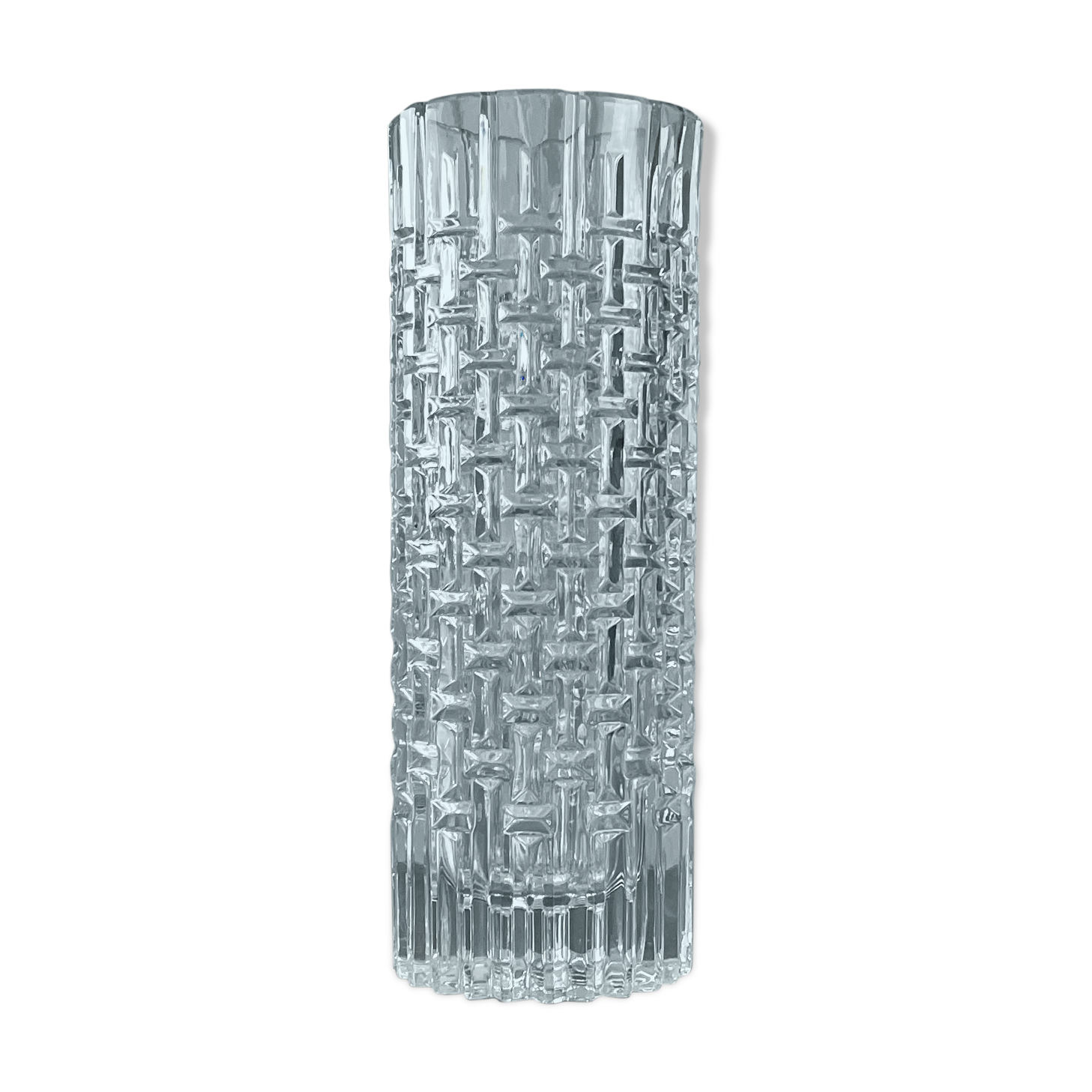 Vase with geometric streaks