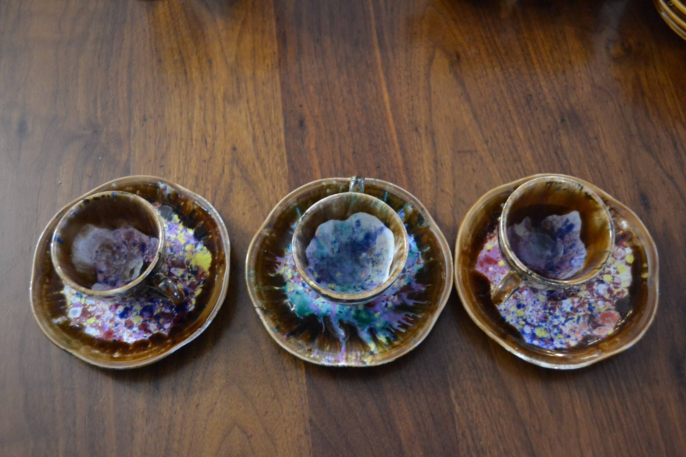 Set of 3 Morvan cups and saucers.