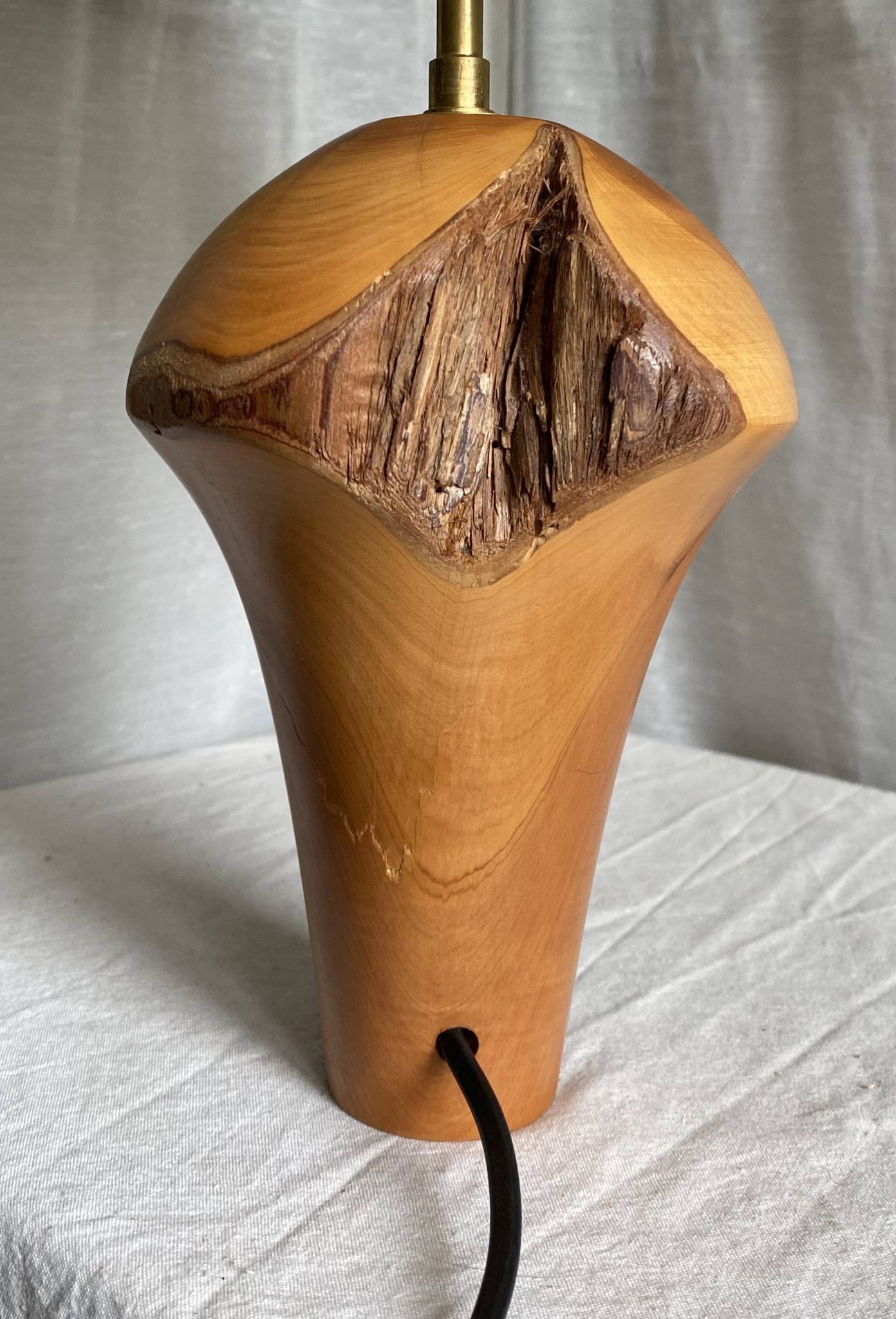 Lampe bois brutaliste vintage 1970-80 forme libre