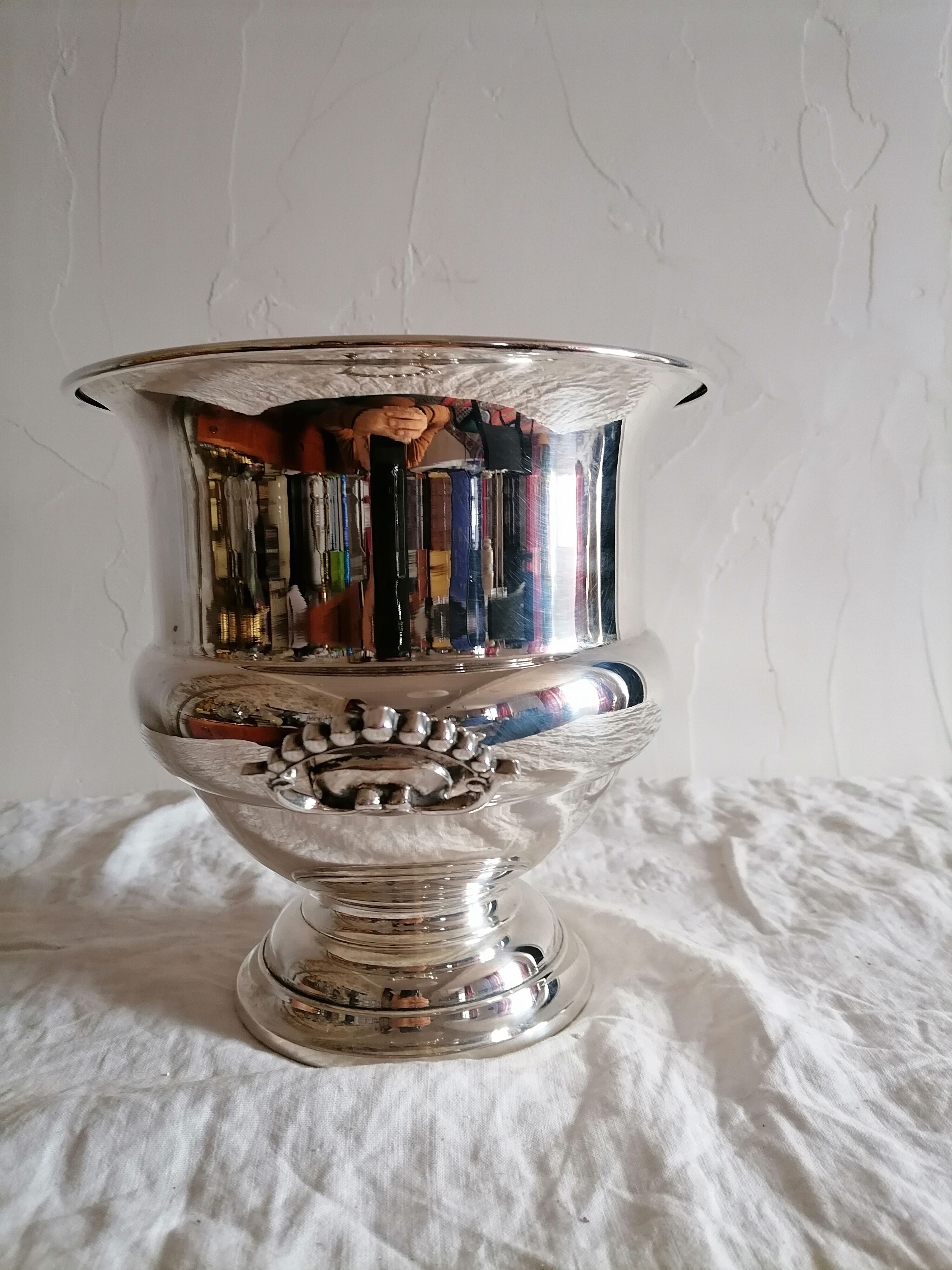 Medici-shaped champagne bucket