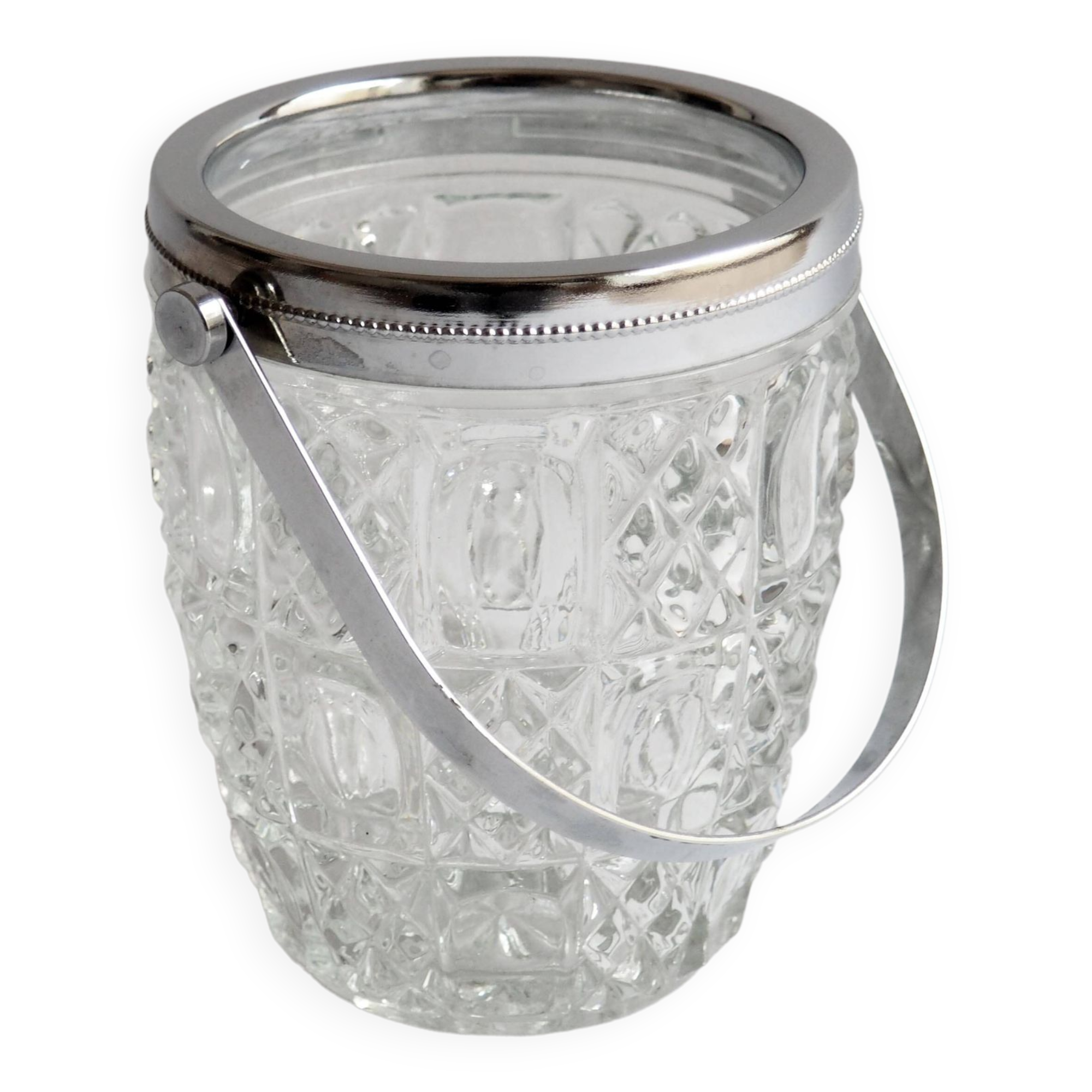 Checkerboard glass ice bucket
