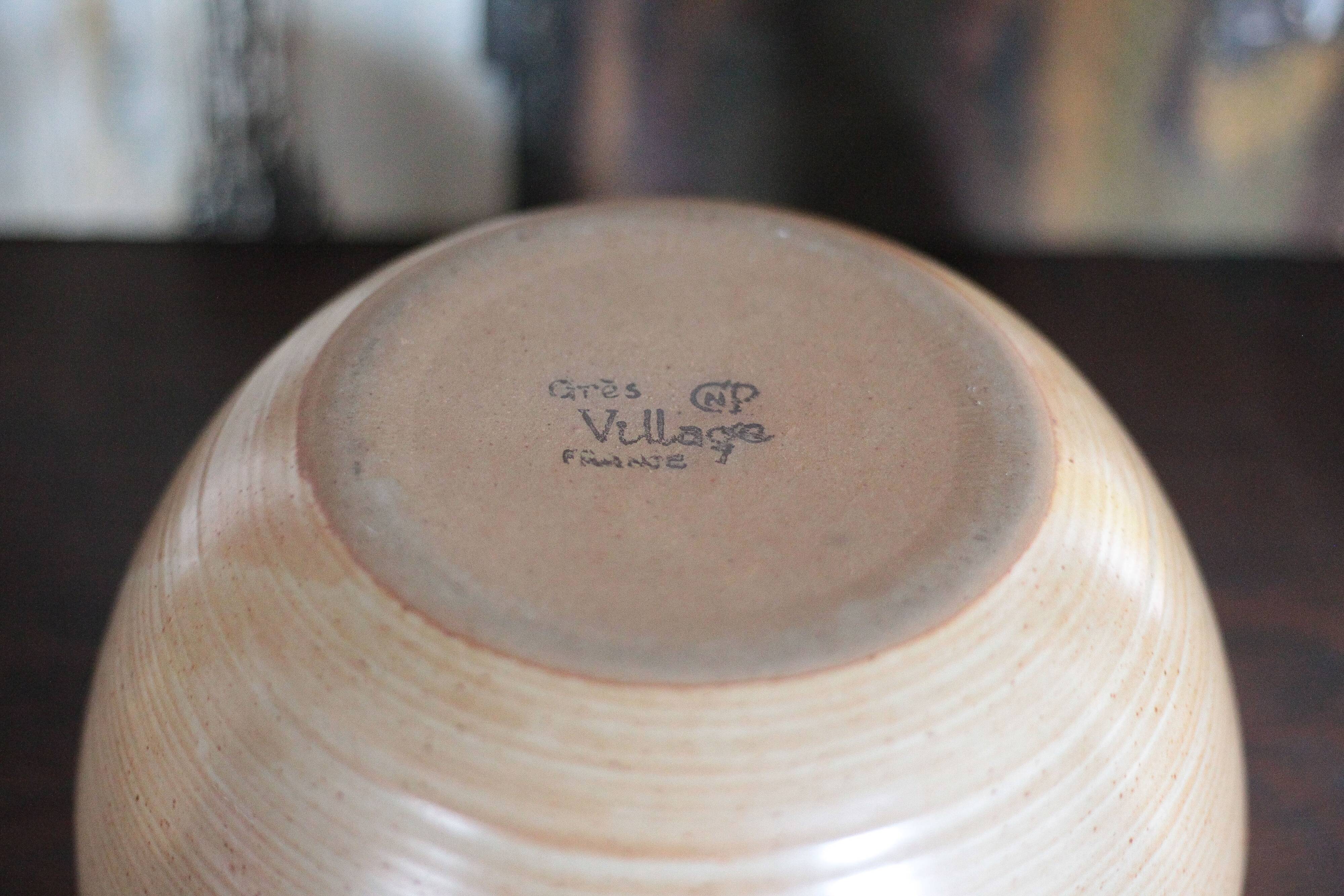 Service stoneware Village France salad bowl and its 8 cups, sangria service or