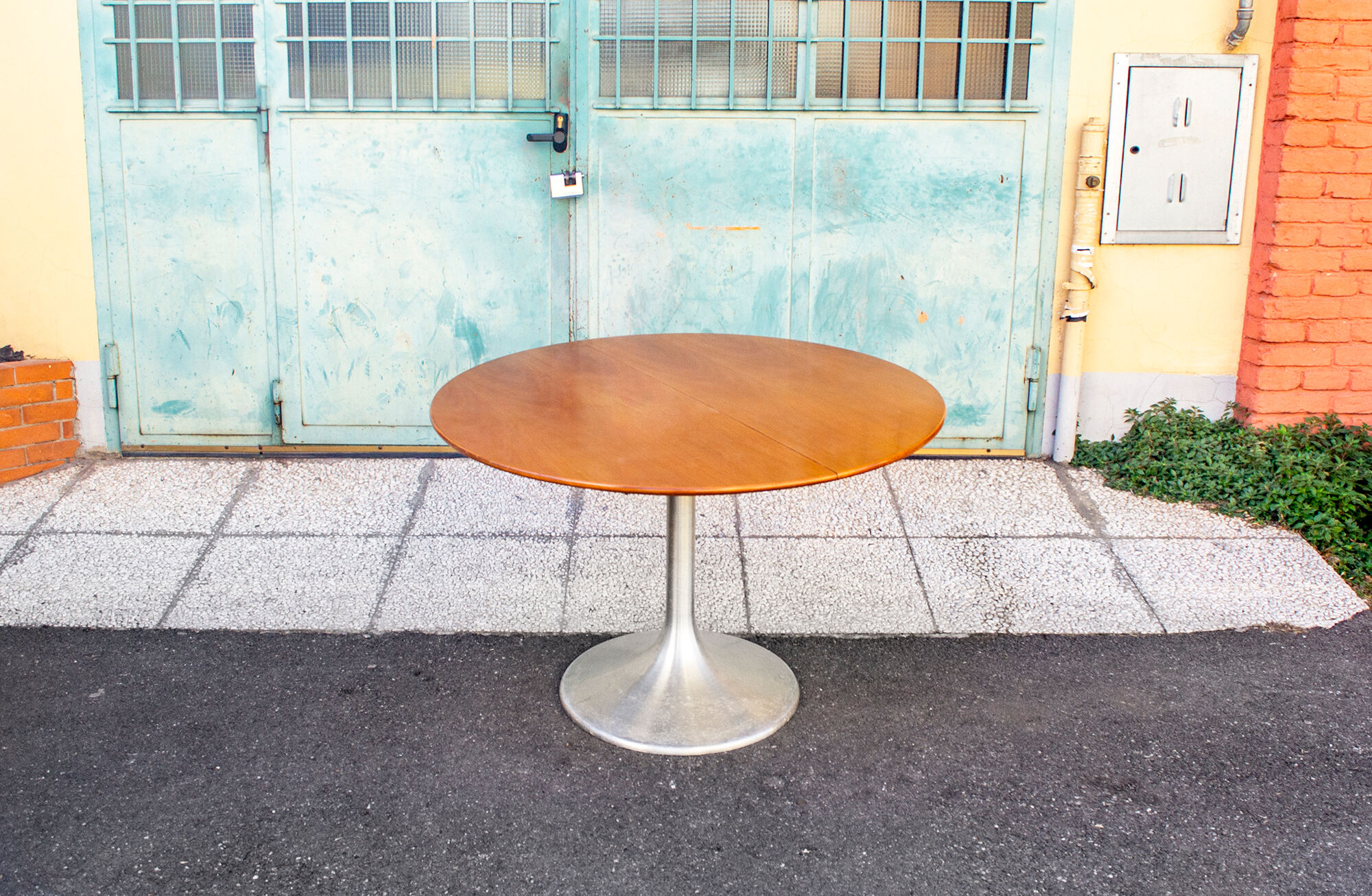 Table à manger en aluminium et bois Italie, 70