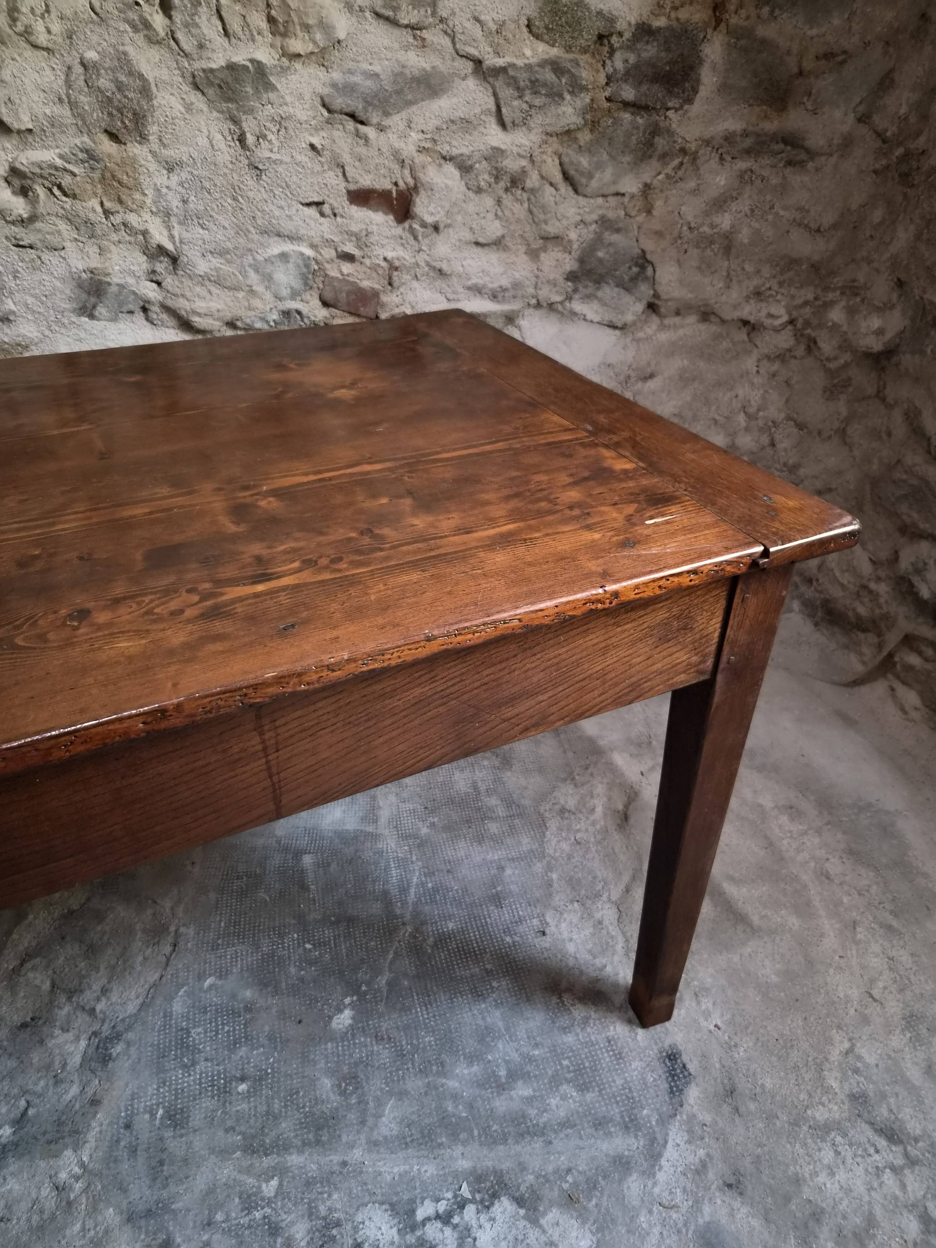 Table à manger de ferme française ancienne avec deux tiroirs | Chêne & pin | vers 1850–1900