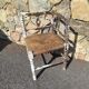Chaise d'angle en bois avec assise paillée