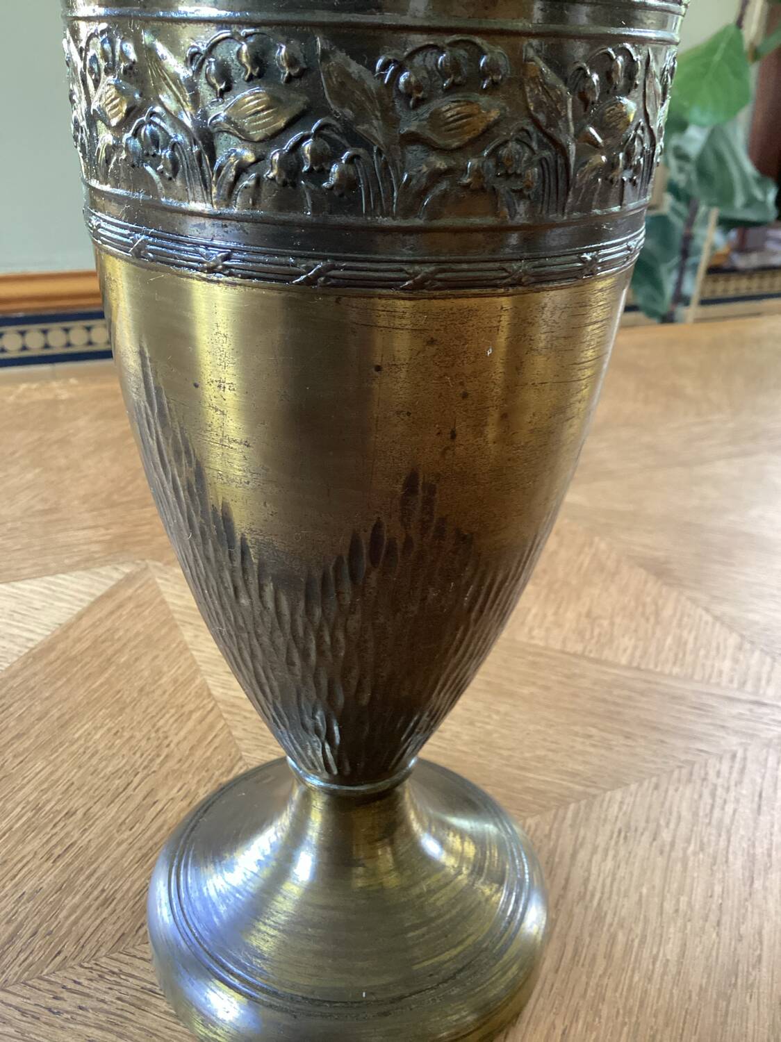 Amphora, large Napoleon III vase in brass.