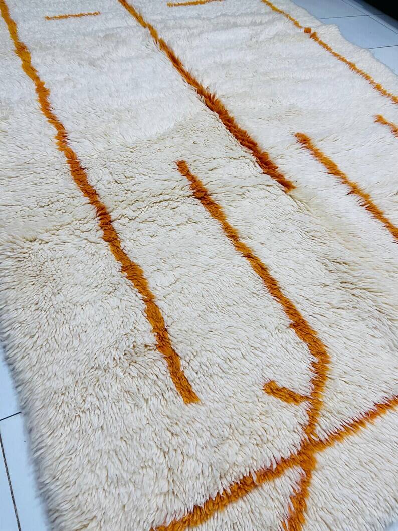 Traditional handmade Berber rug 250cm x 150cm