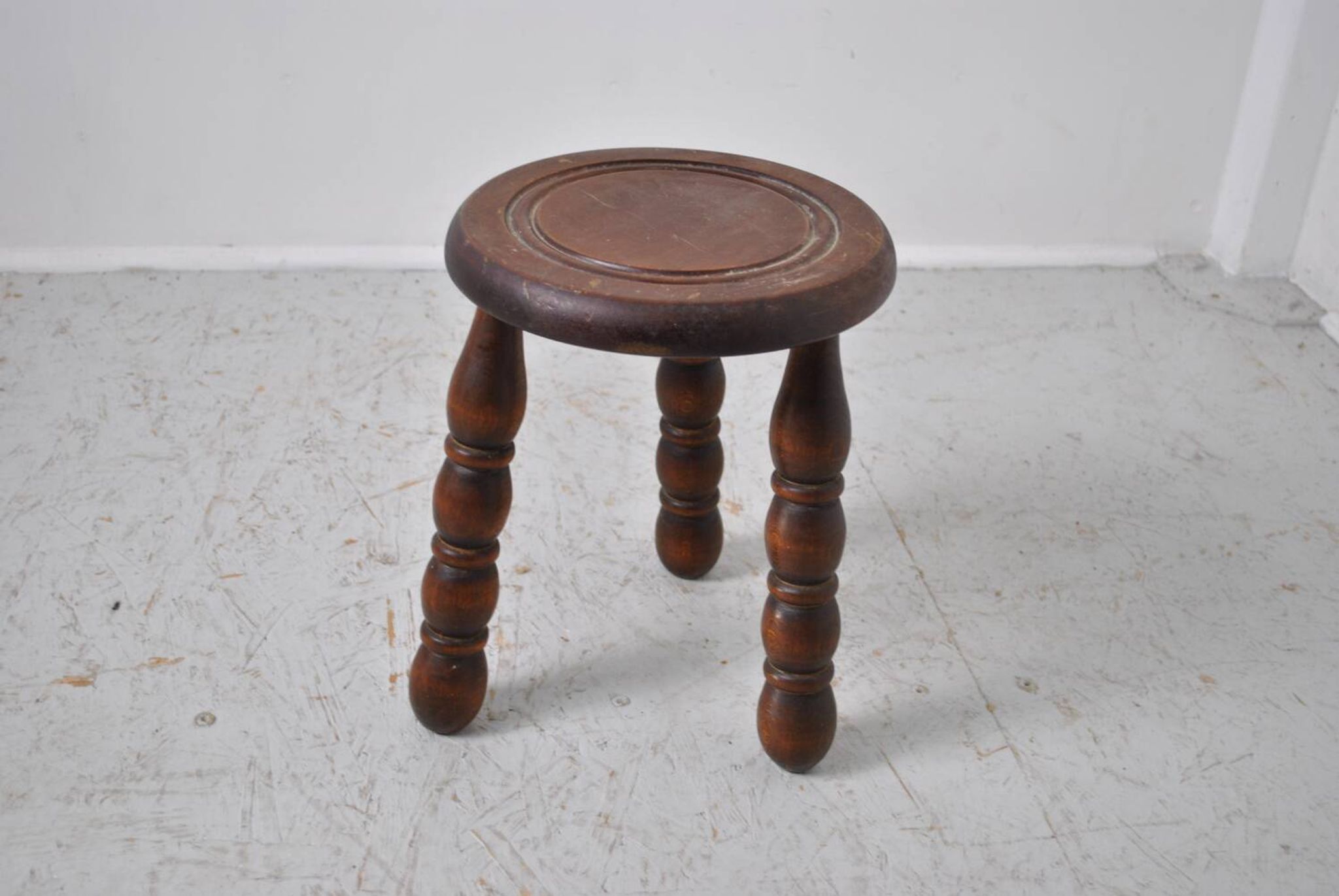 Tripod stool with turned leg 1970