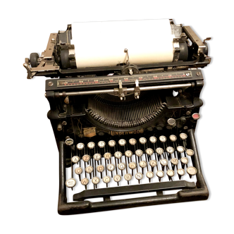 Typewriter Underwood year 1899