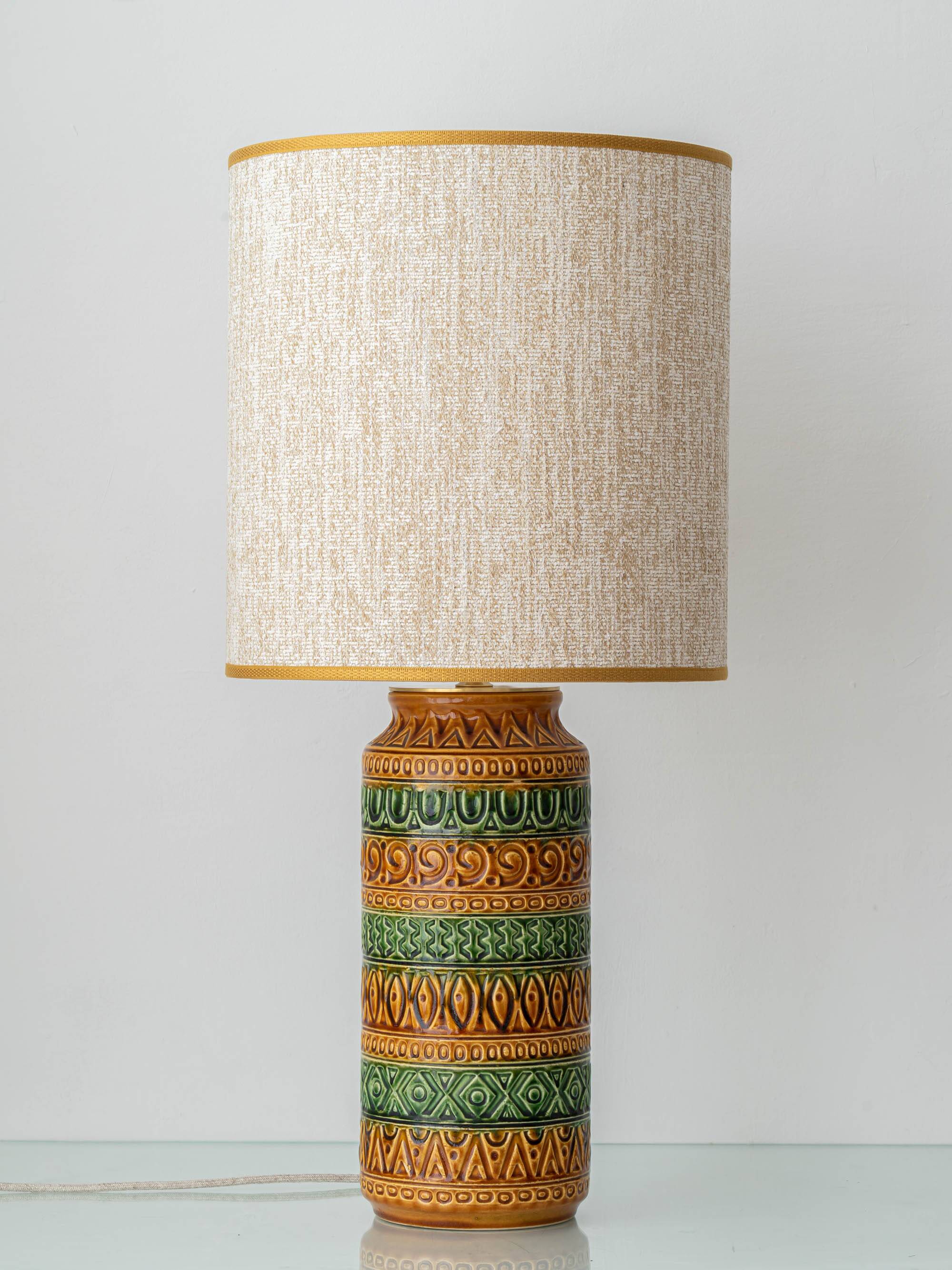 Lampe de table en céramique de style Bitossi des années 1960, émail vert ocre.