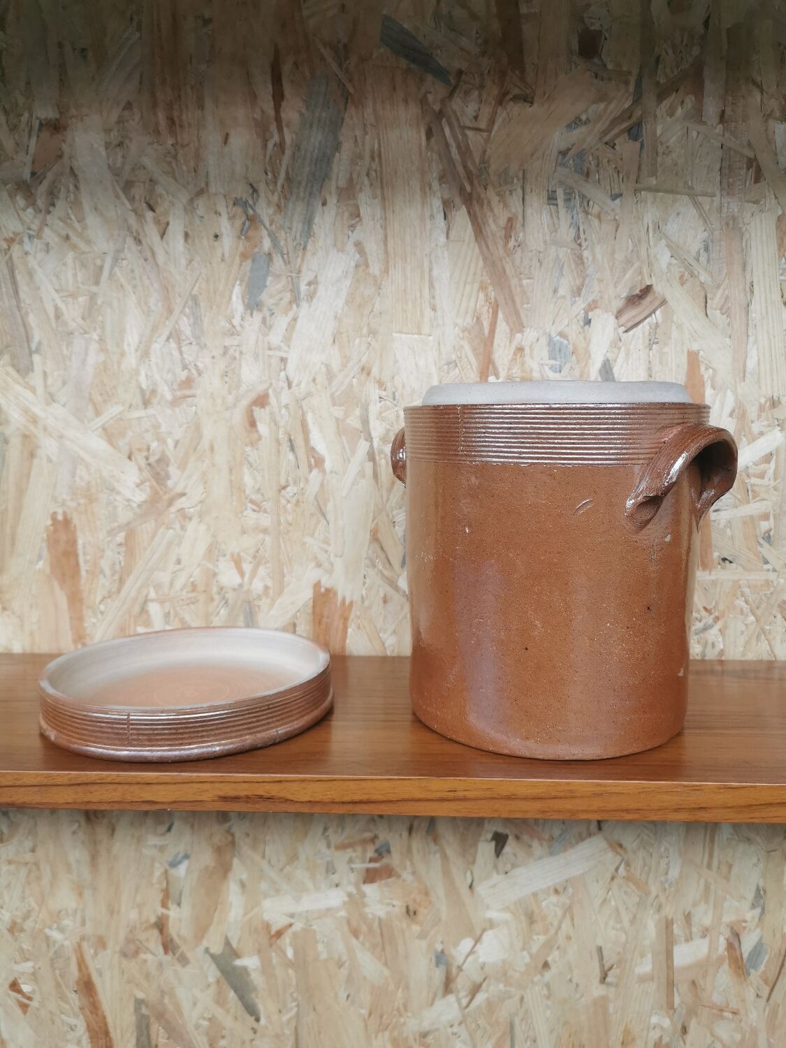 Glazed stoneware pot