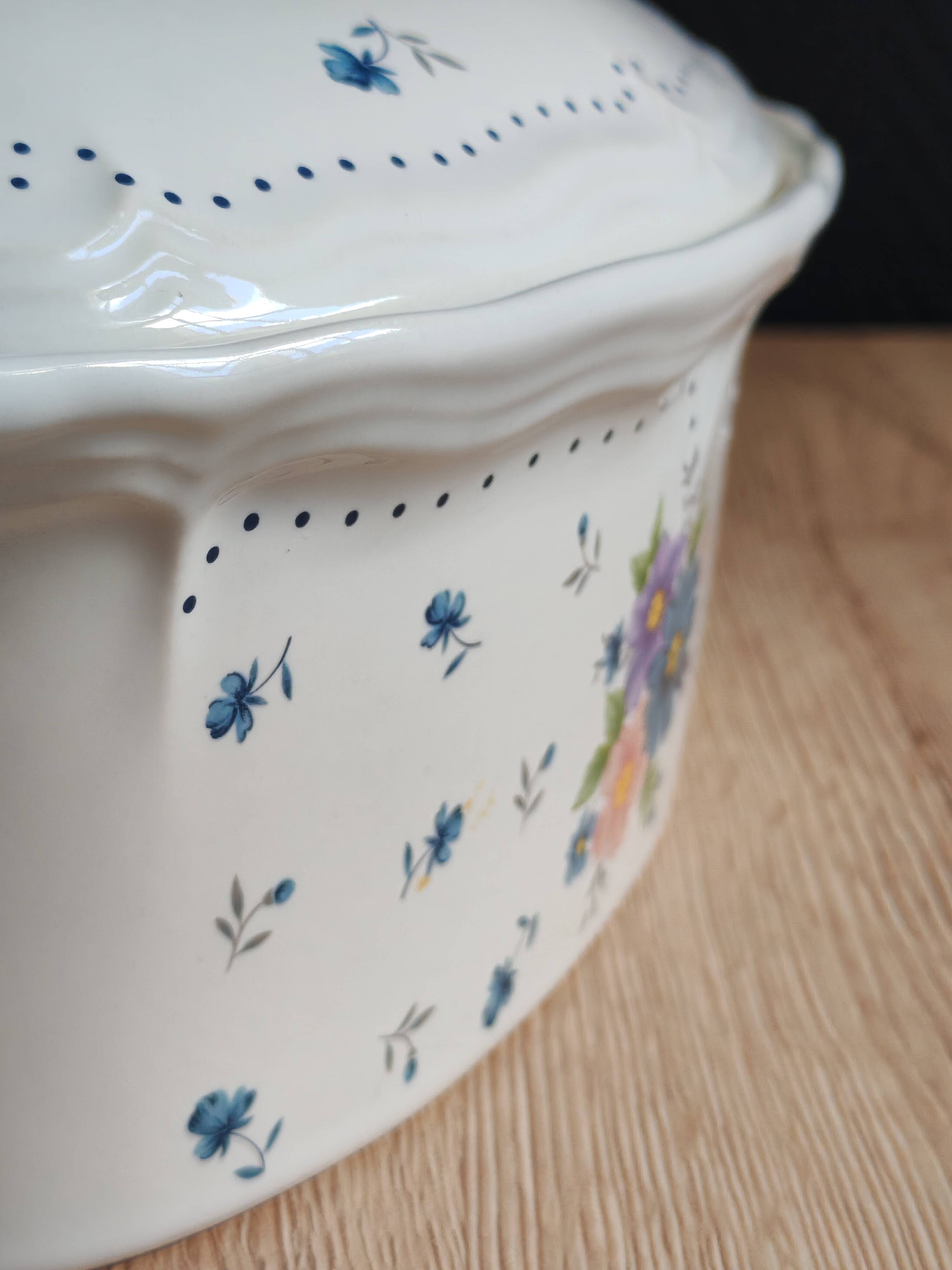 Oval floral stoneware terrine — Provincial Bouquet JMP Marketing Japan