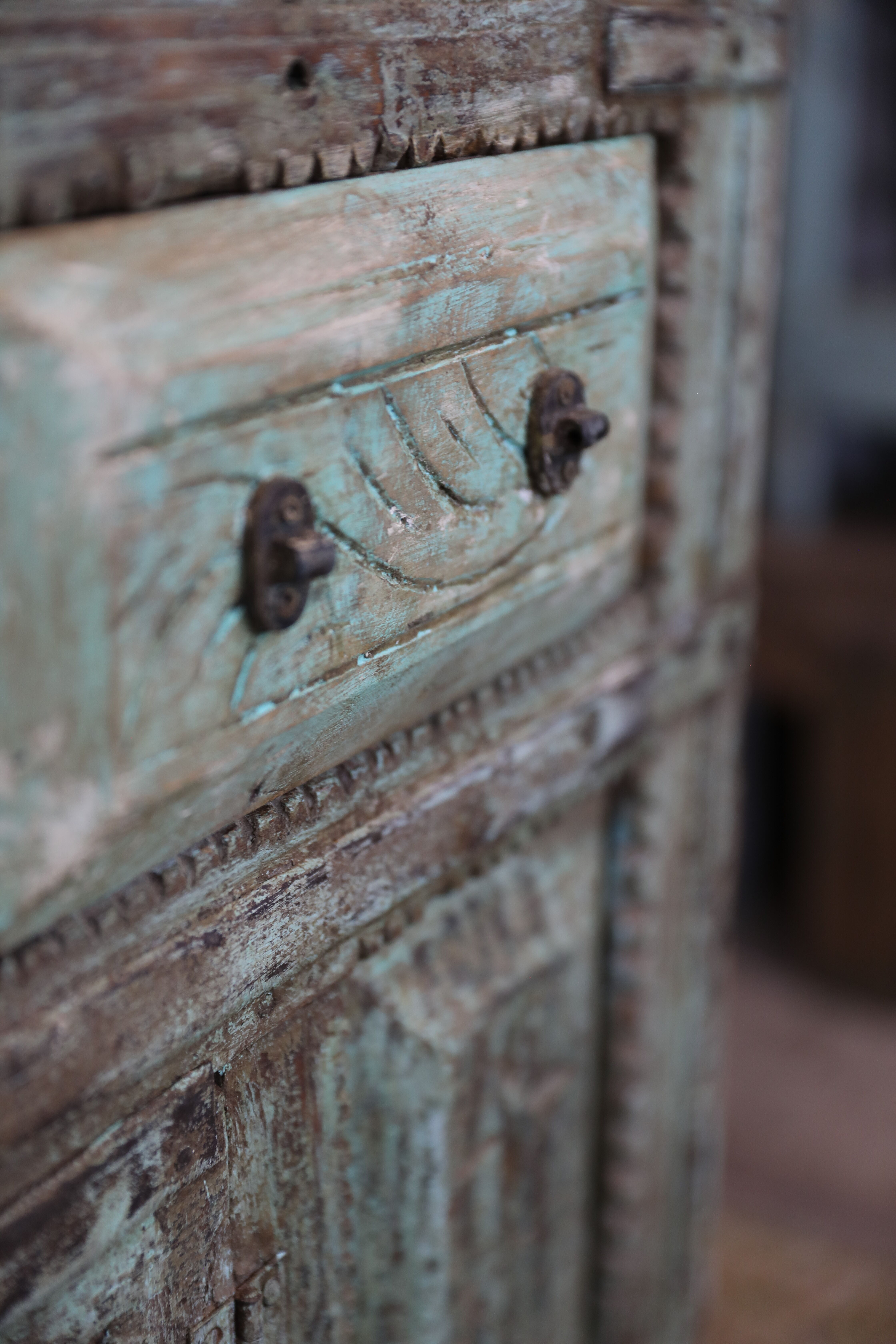 Indian mango buffet 4 doors and 3 drawers, unique piece