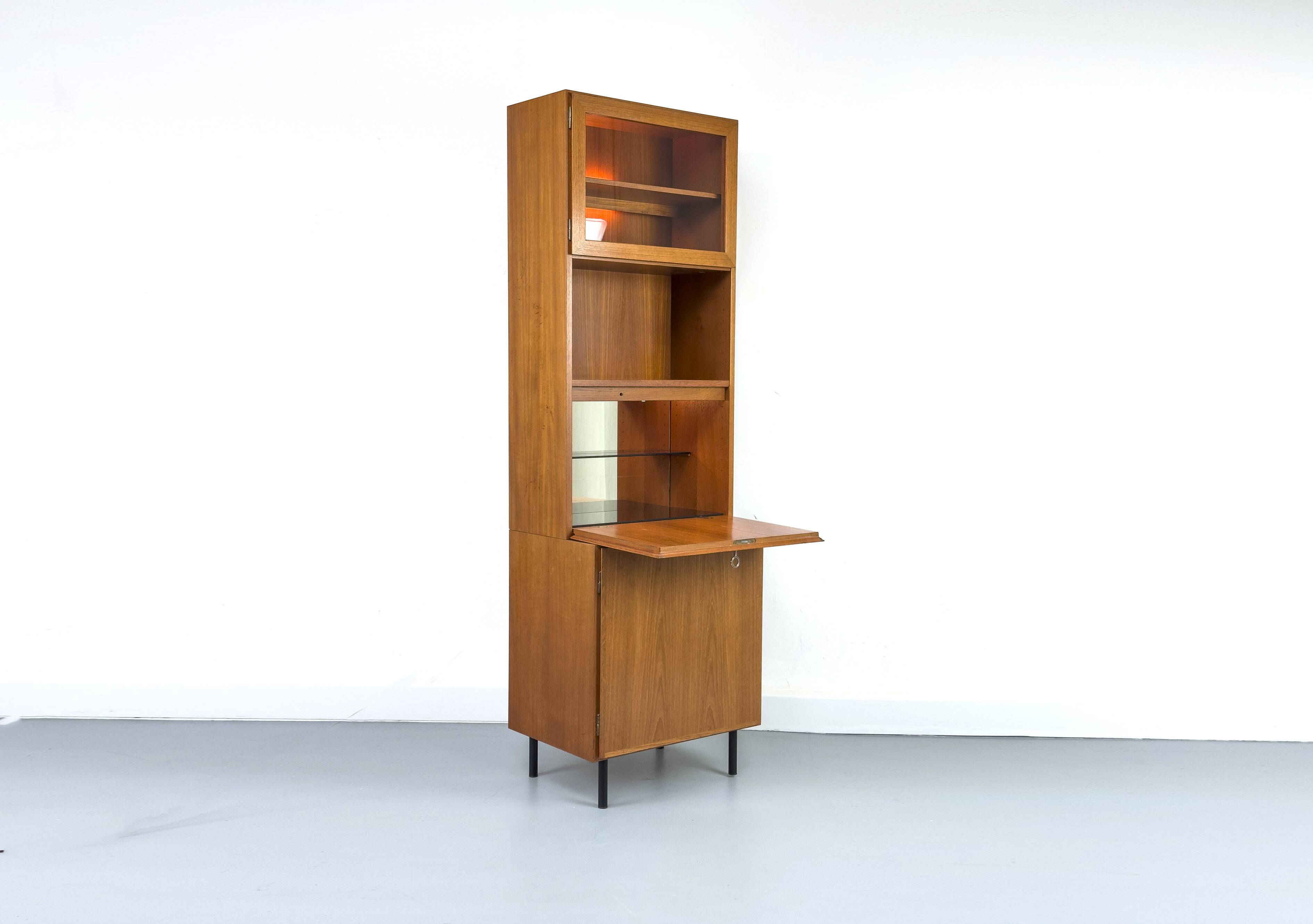 Meuble bar éclairé en teck d'Omann Jun, années 1960
