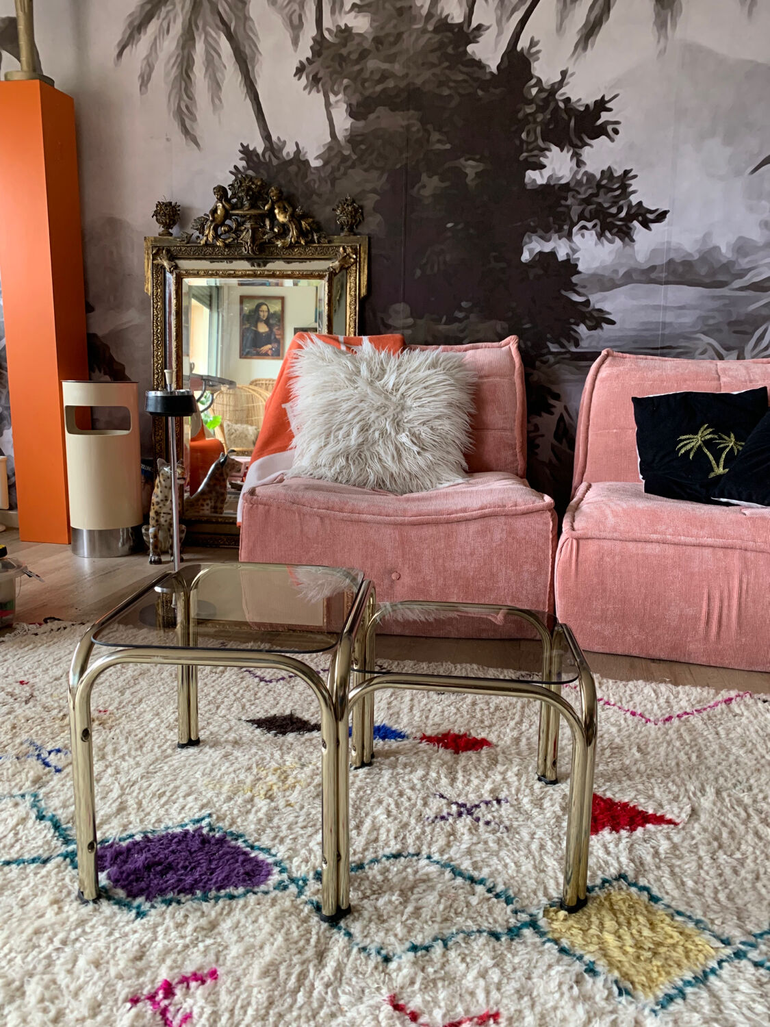 Duo of pull-out tables