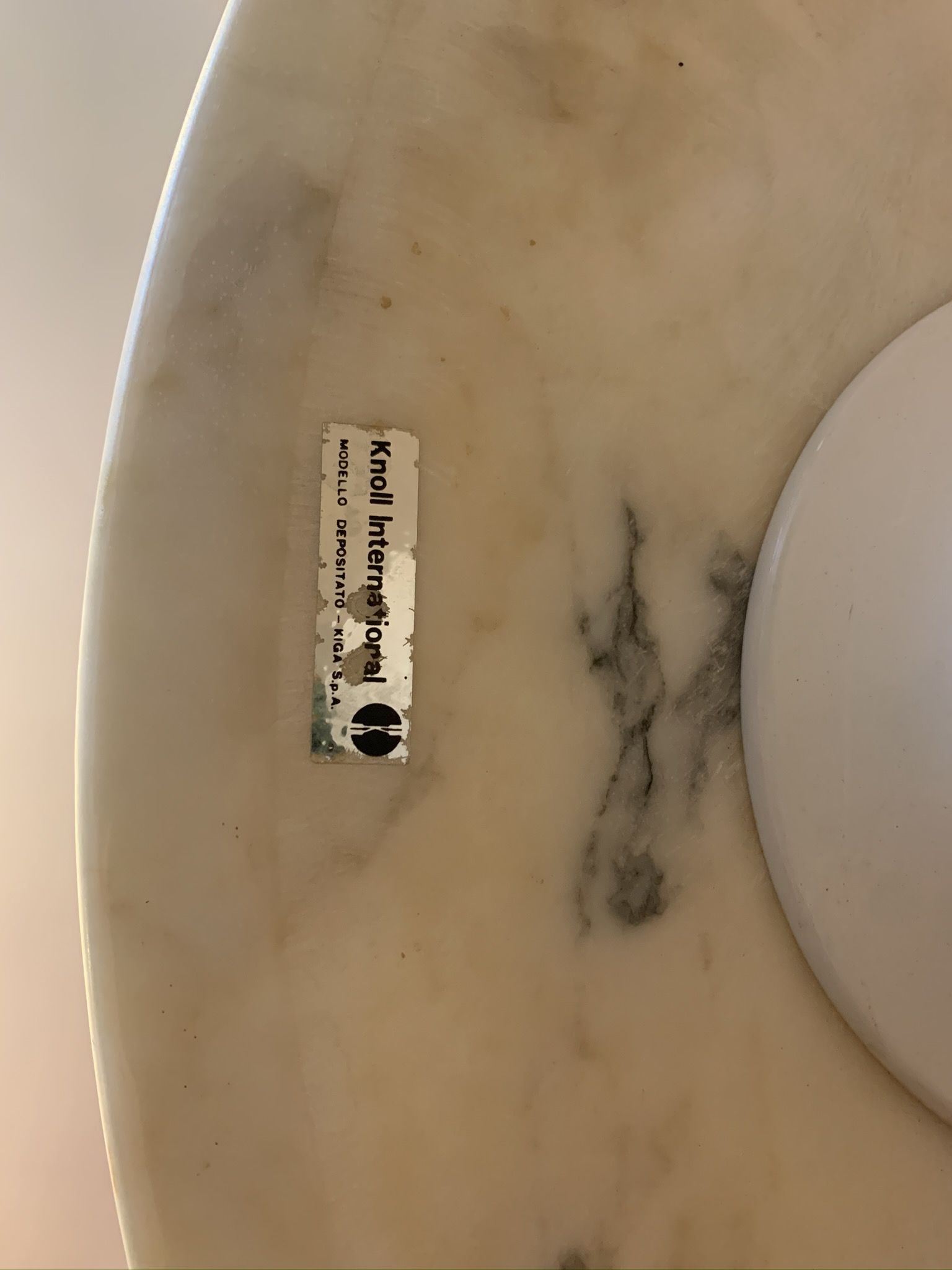 Eero Saarinen marble side table for Knoll International 1970s